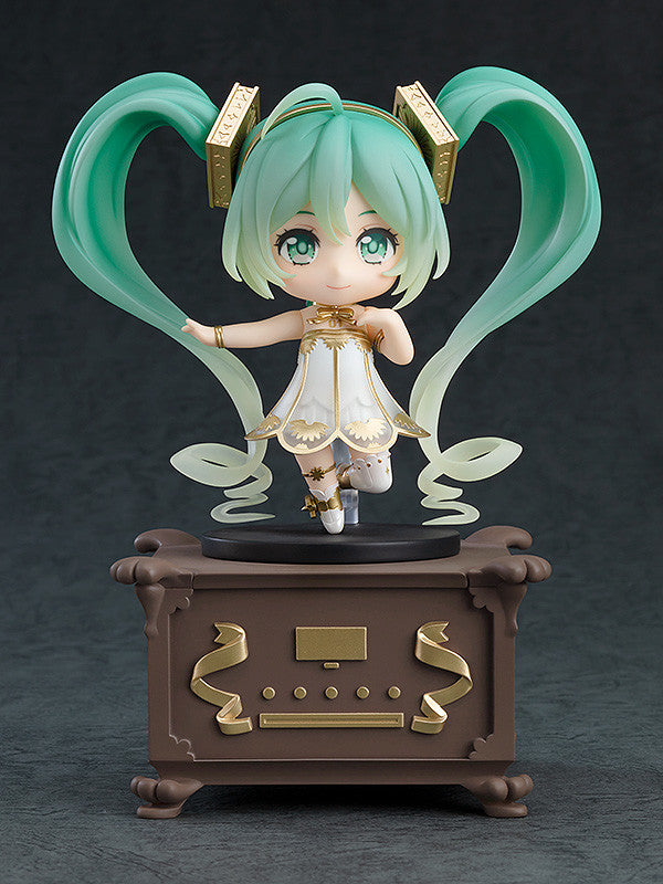 1538 Nendoroid Hatsune Miku: Symphony 5th Anniversary Ver (rerun)