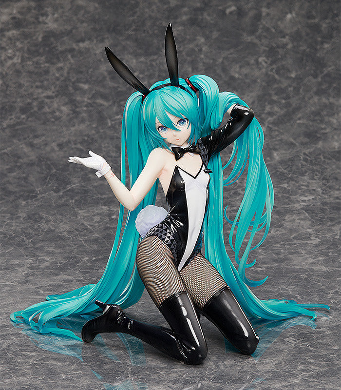 Hatsune Miku: Bunny Ver / Art by SanMuYYB 1/4 Scale Figure (rerun)