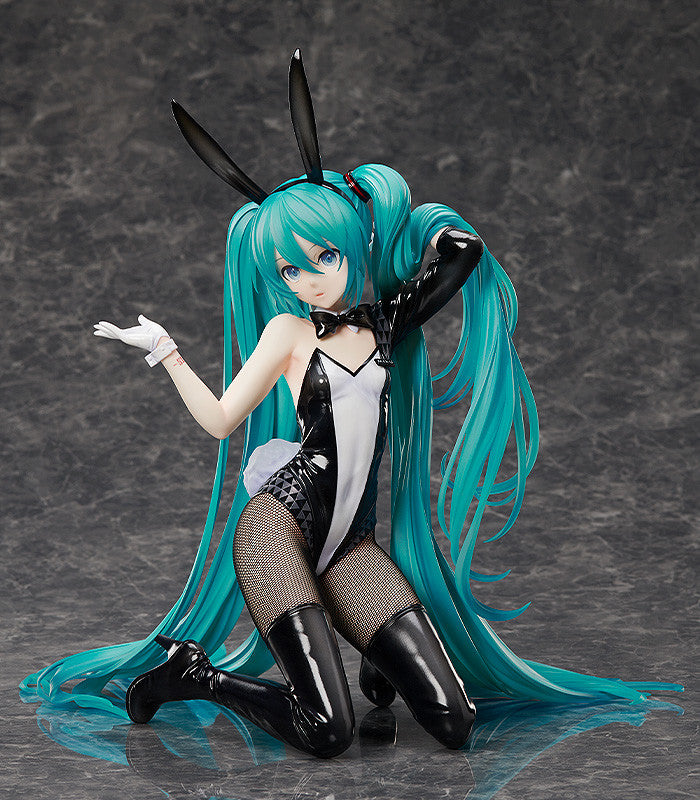 Hatsune Miku: Bunny Ver / Art by SanMuYYB 1/4 Scale Figure (rerun)