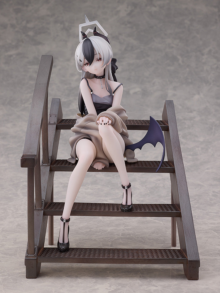 Blue Archive Kayoko (Dress): Memorial Lobby Ver 1/7 Scale Figure