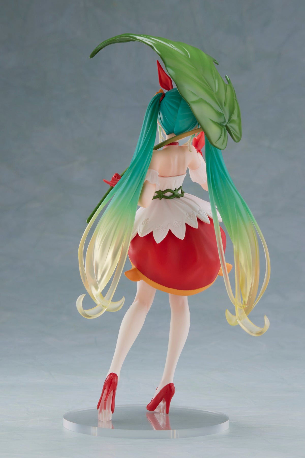 Character Vocal Series 01: Hatsune Miku Wonderland Figure Thumbelina