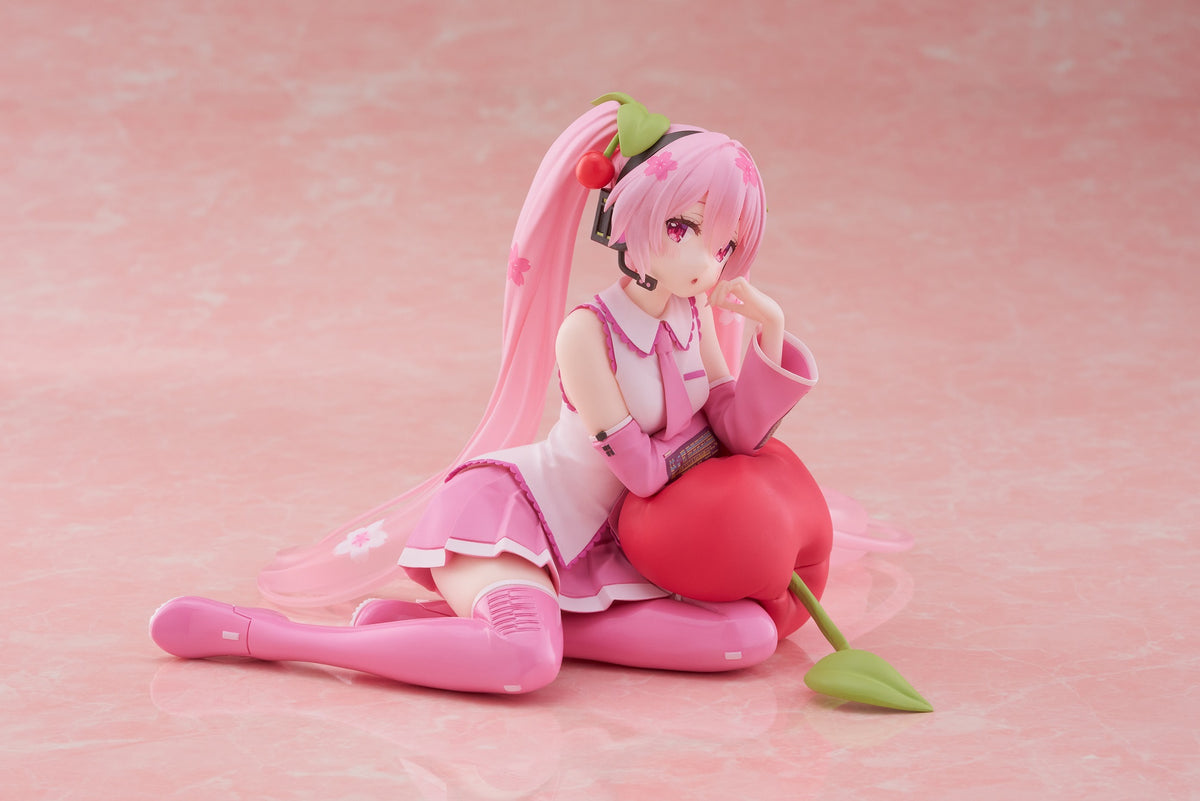Hatsune Miku Sakura Miku Desktop Cute Figure (Cherry Cushion Ver.)