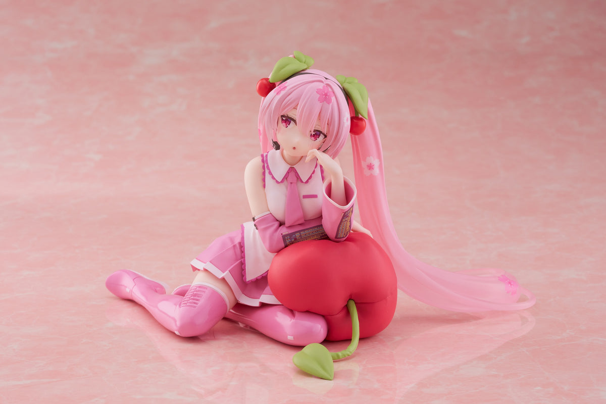 Hatsune Miku Sakura Miku Desktop Cute Figure (Cherry Cushion Ver.)