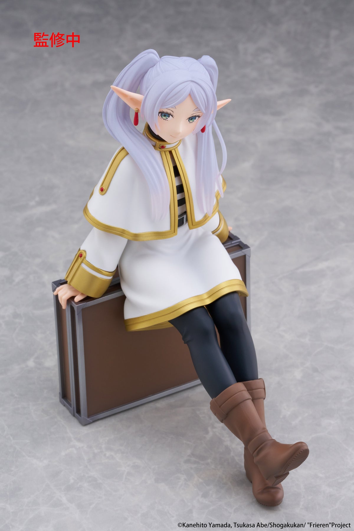Frieren: Beyond Journey's End Desktop Cute Figure Frieren (Trunk Case Ver)