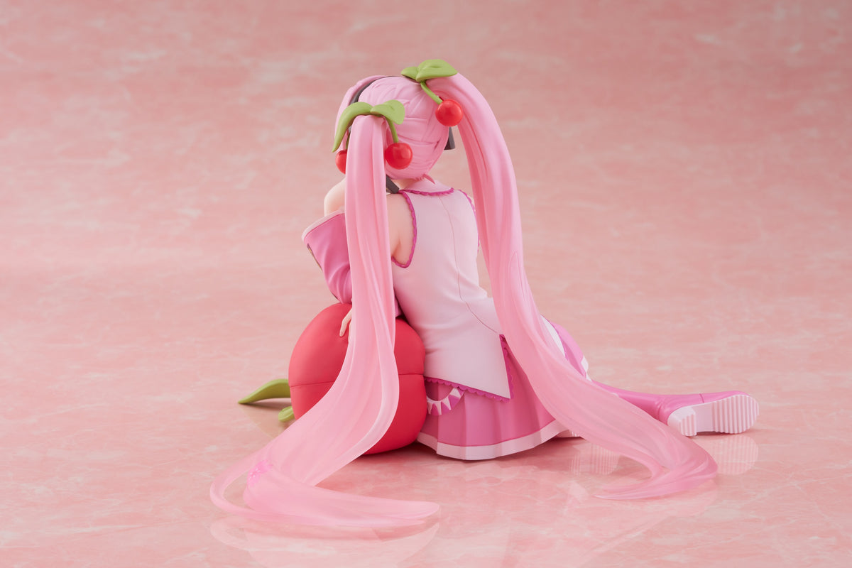 Hatsune Miku Sakura Miku Desktop Cute Figure (Cherry Cushion Ver.)