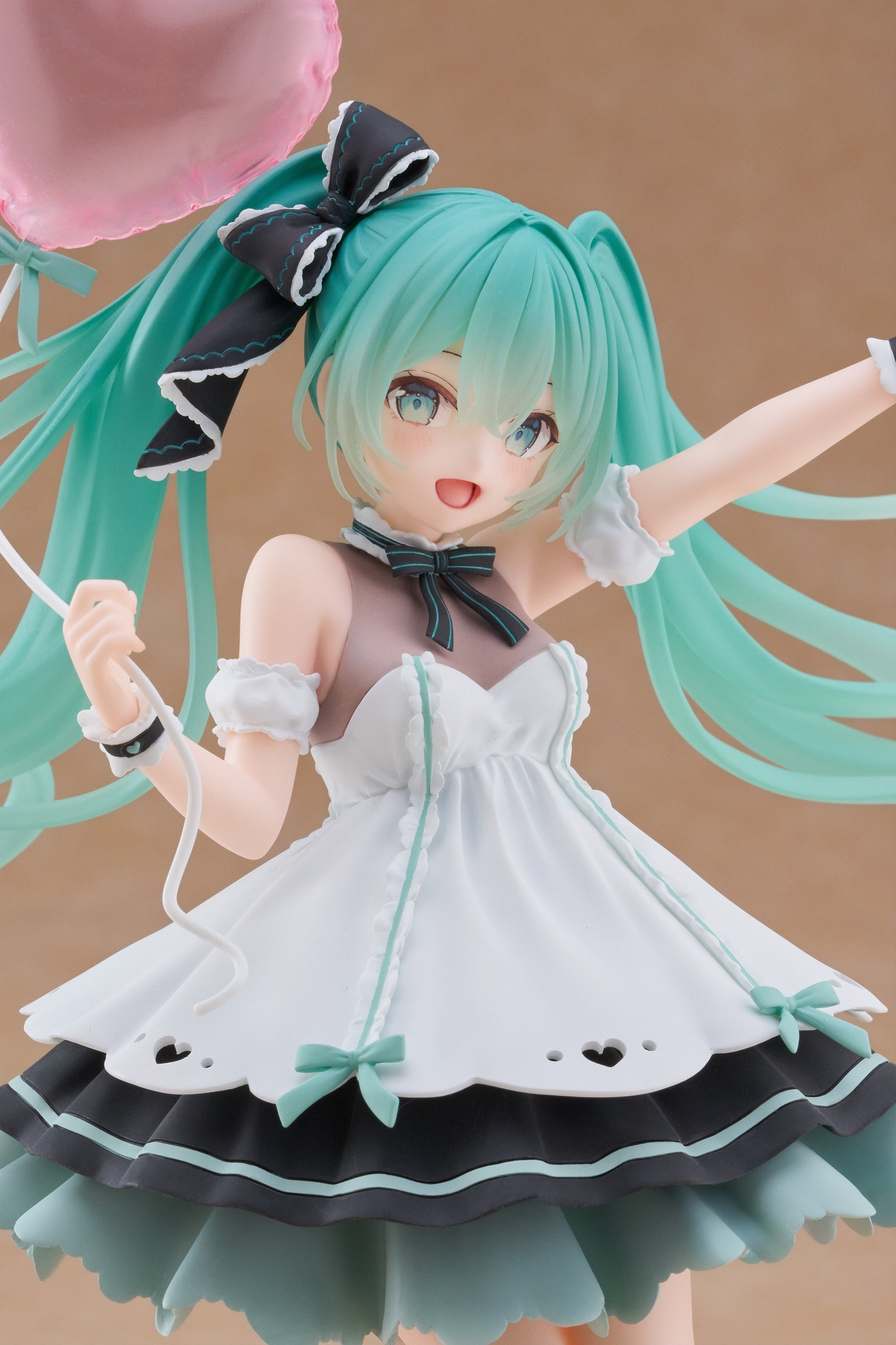 AMP+ Figure HATSUNE MIKU Birthday 2025 (Party Ver)
