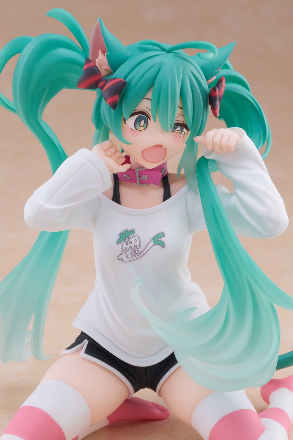 Hatsune Miku Desktop Cute Figure (Cat Ear T-Shirt Ver)