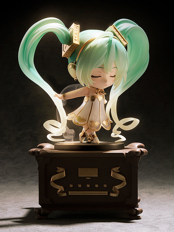 1538 Nendoroid Hatsune Miku: Symphony 5th Anniversary Ver (rerun)