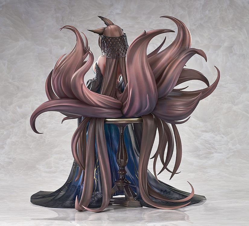 Azur Lane Amagi: Throne of Fallen Petals Ver 1/7 Scale Figure