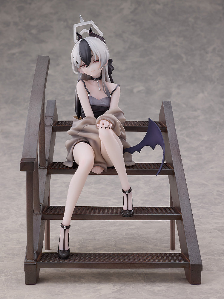 Blue Archive Kayoko (Dress): Memorial Lobby Ver 1/7 Scale Figure