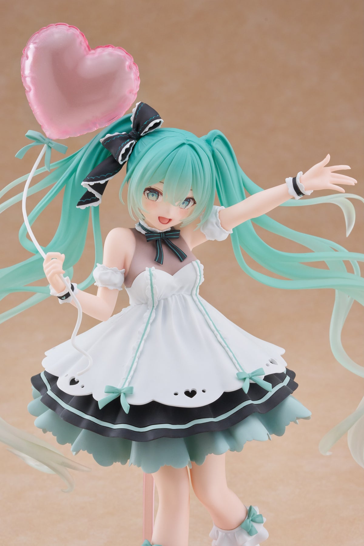 AMP+ Figure HATSUNE MIKU Birthday 2025 (Party Ver)