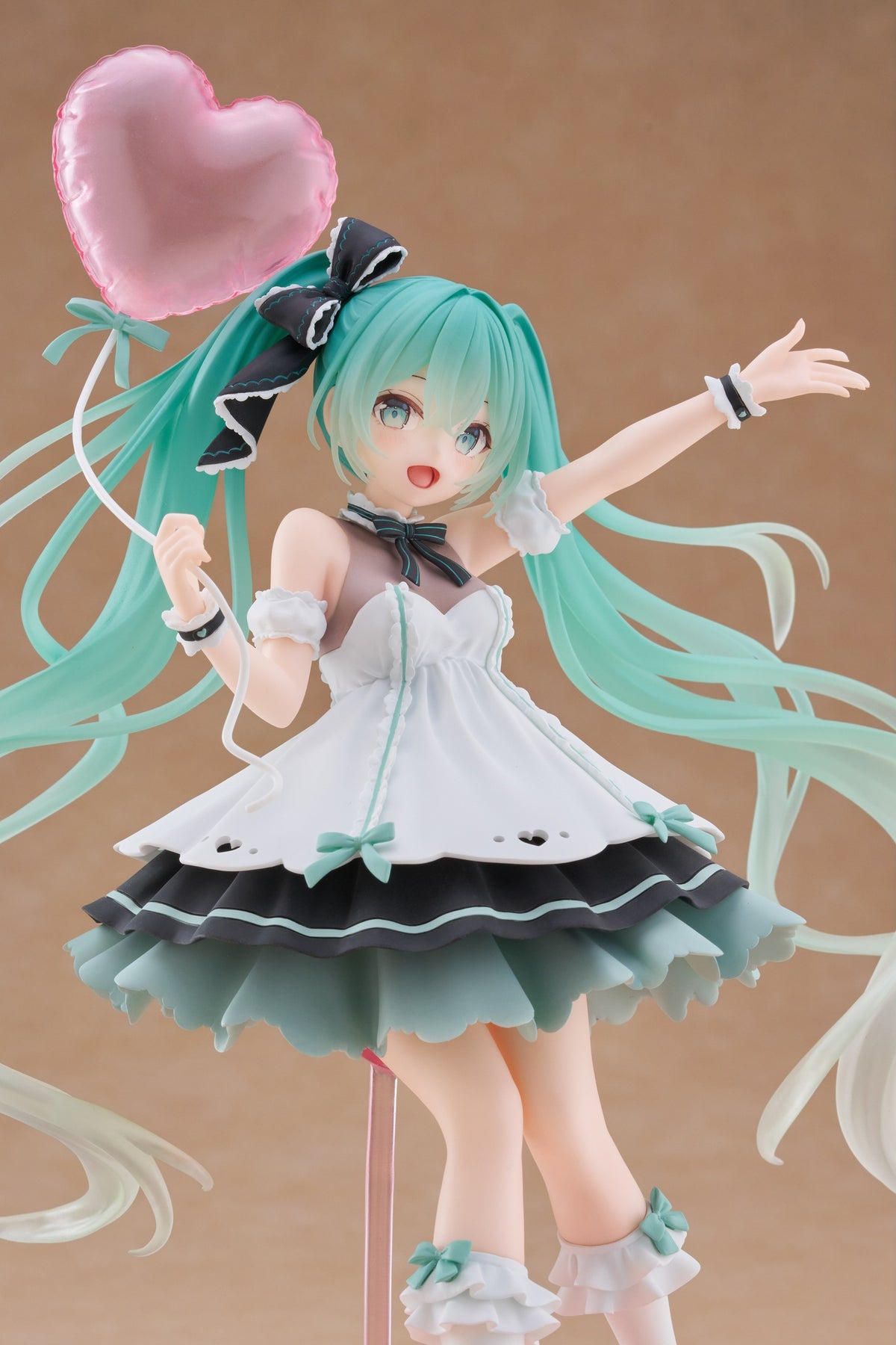 AMP+ Figure HATSUNE MIKU Birthday 2025 (Party Ver)