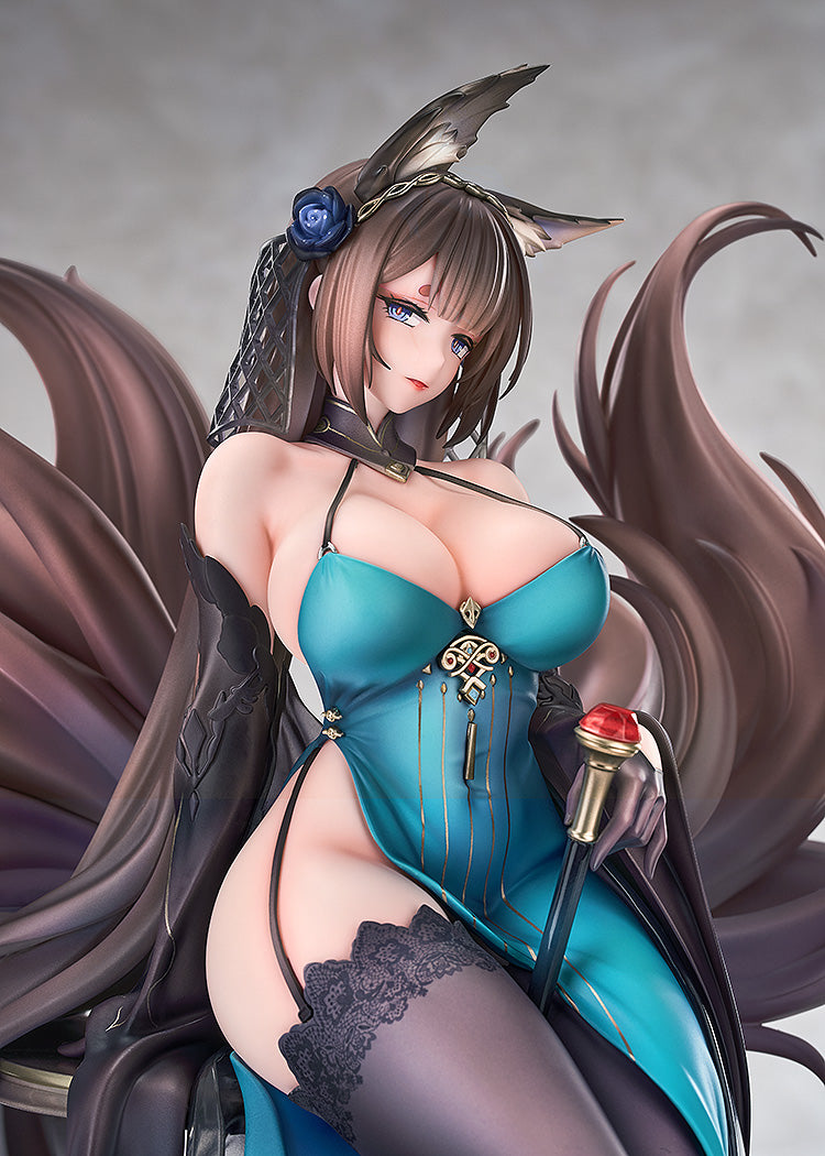 Azur Lane Amagi: Throne of Fallen Petals Ver 1/7 Scale Figure
