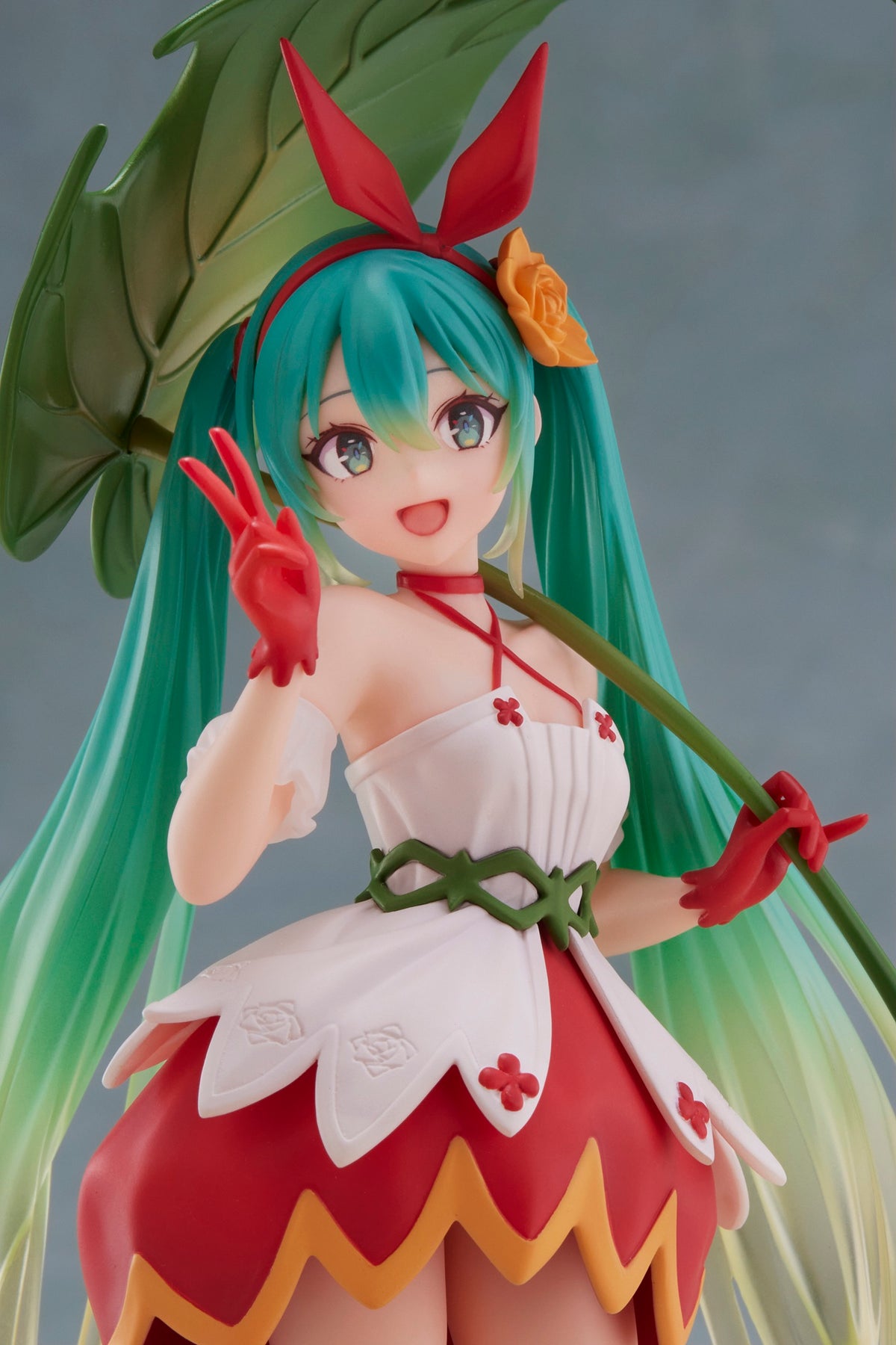 Character Vocal Series 01: Hatsune Miku Wonderland Figure Thumbelina