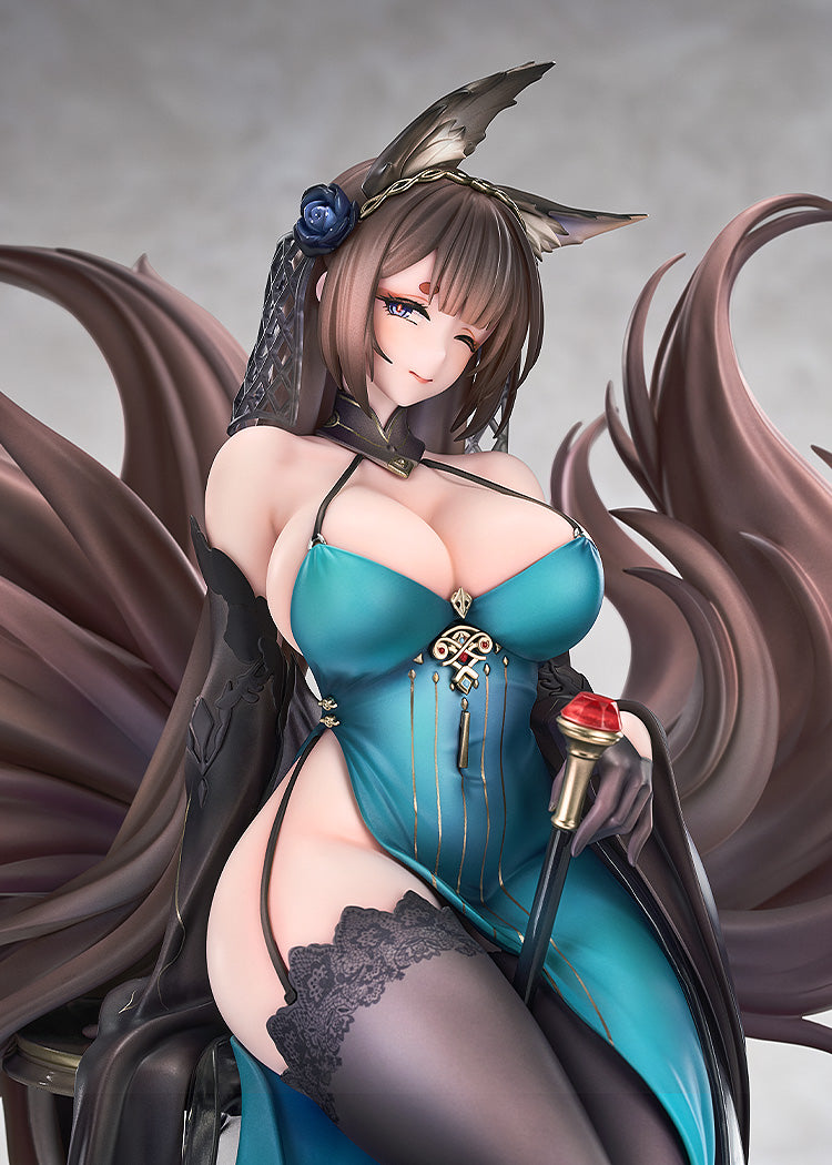 Azur Lane Amagi: Throne of Fallen Petals Ver 1/7 Scale Figure