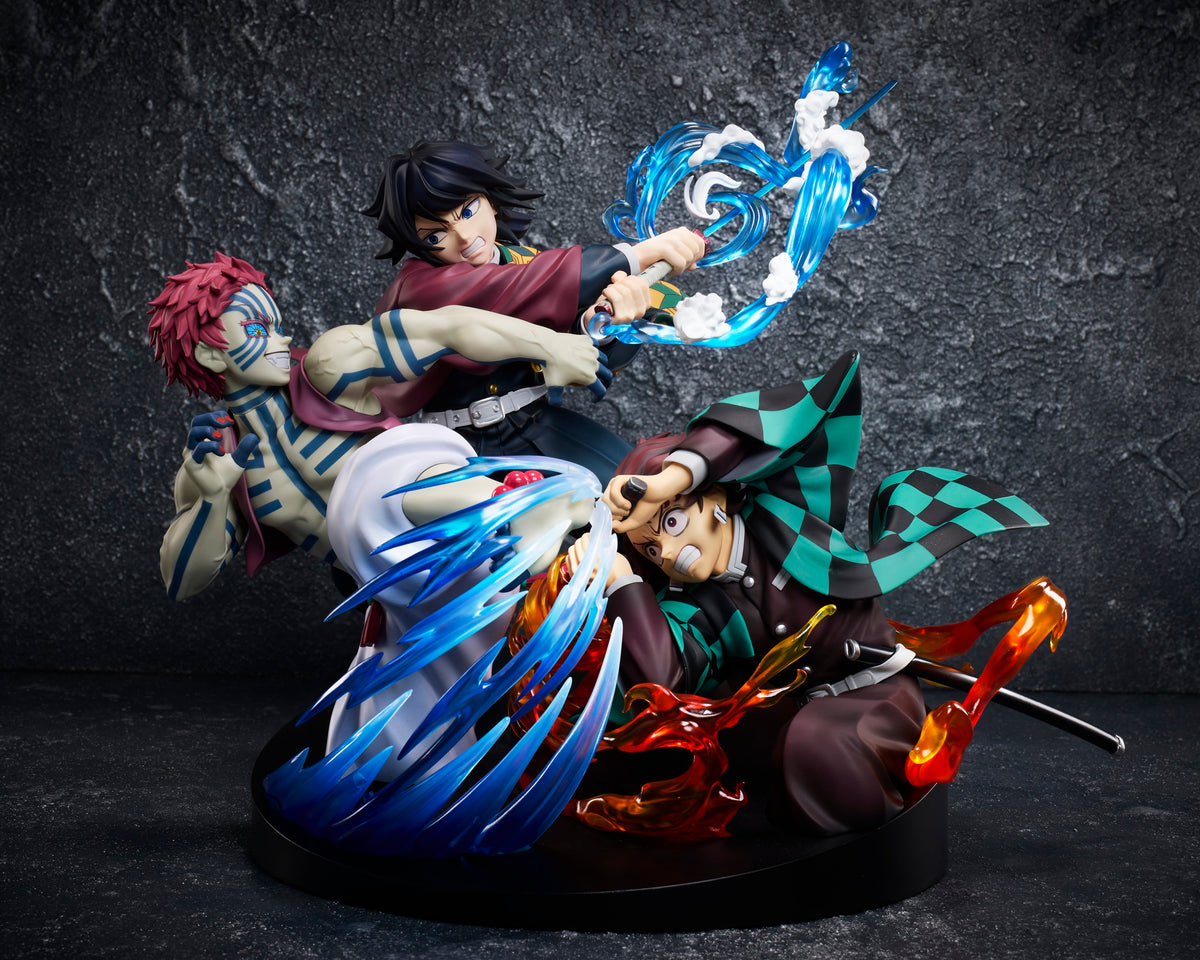 Demon Slayer : Kimetsu no Yaiba Tanjiro Kamado &amp; Giyu Tomioka &amp; Akaza Figure