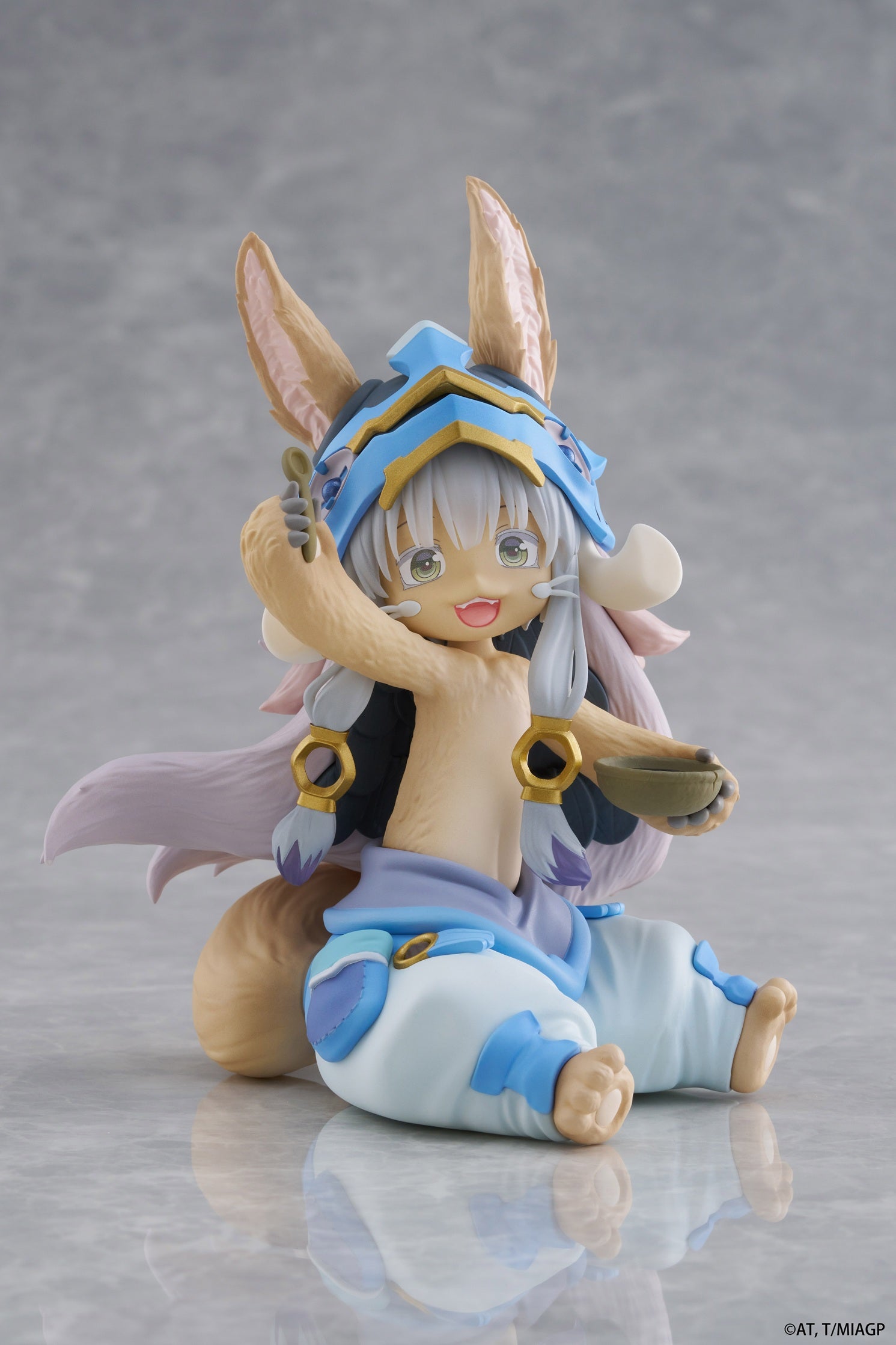 Made in Abyss: The Golden City of the Scorching Sun Desktop Cute Figure Nanachi (Mealtime ver.)