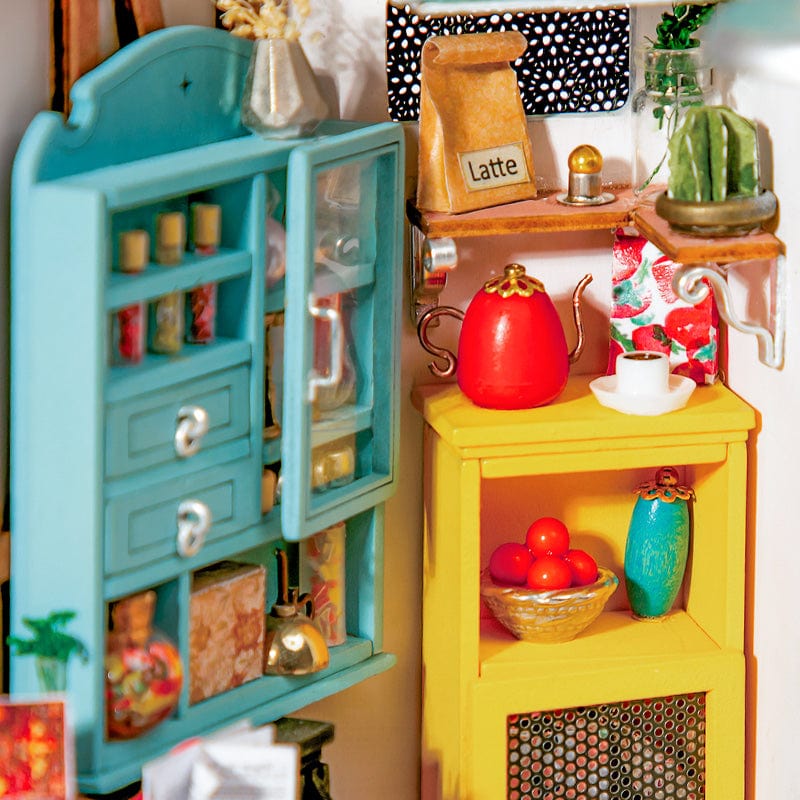 Rolife DIY MINIATURE HOUSE - JOY&#39;S PENINSULA LIVING ROOM