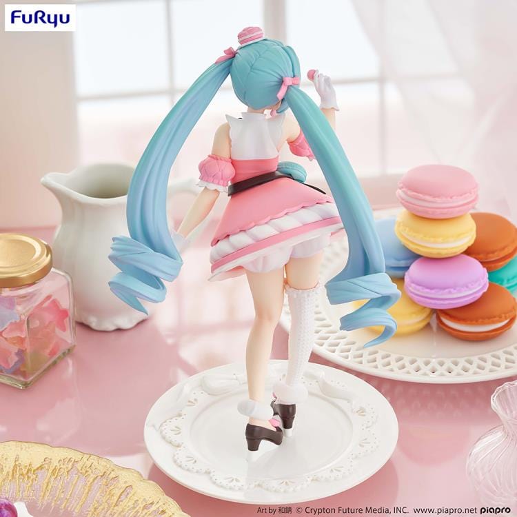 FURYU Corporation Exceed Creative Figure Hatsune Miku SweetSweets Series Macaroon