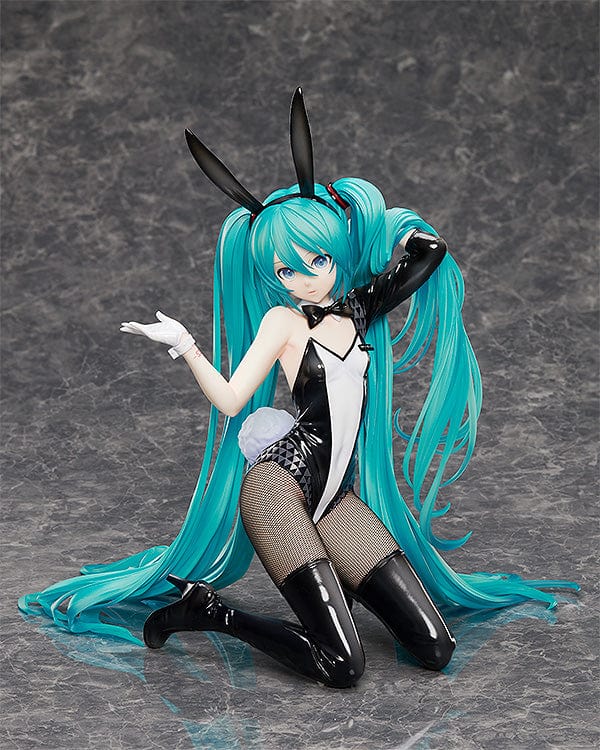 FREEing Hatsune Miku : Bunny Ver / Art by SanMuYYB 1/4 Scale Figure