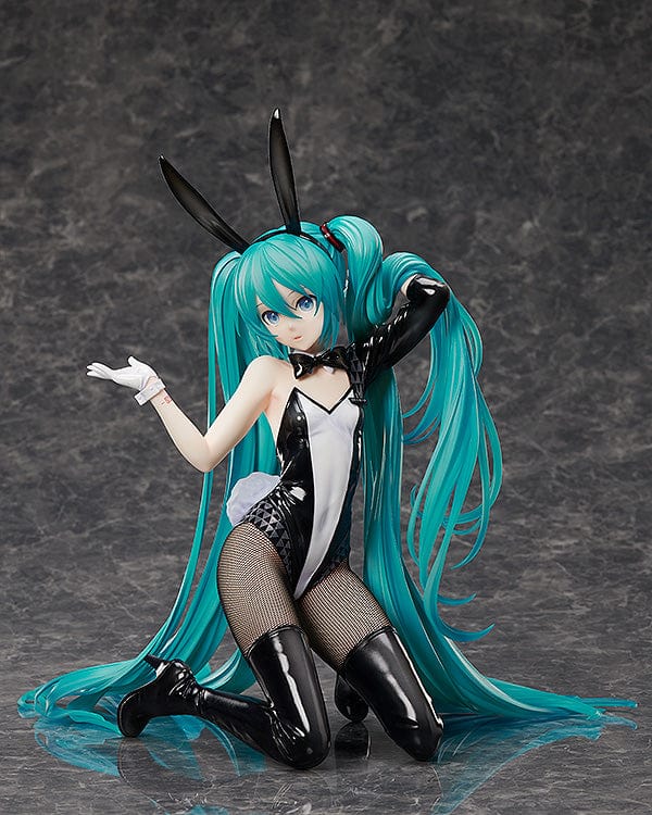 FREEing Hatsune Miku : Bunny Ver / Art by SanMuYYB 1/4 Scale Figure