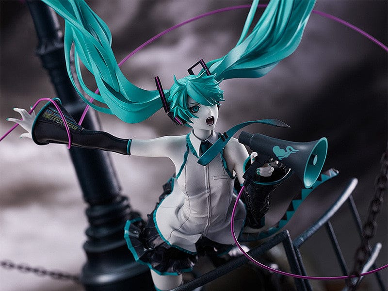 Good Smile Company Hatsune Miku Love is War Refined Ver 1/8 Scale Figure + Good Smile Company 20th Anniversary Book