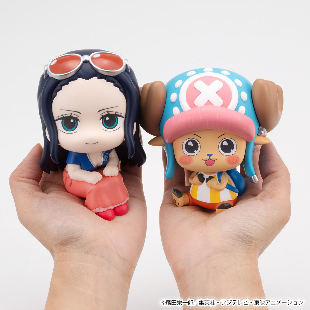 LOOK UP SERIES ONE PIECE Nico・Robin & Tony Tony Chopper Excited Ver. set【with gift: Pouch】