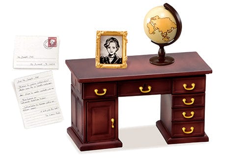 Rement petite sample series detective's room