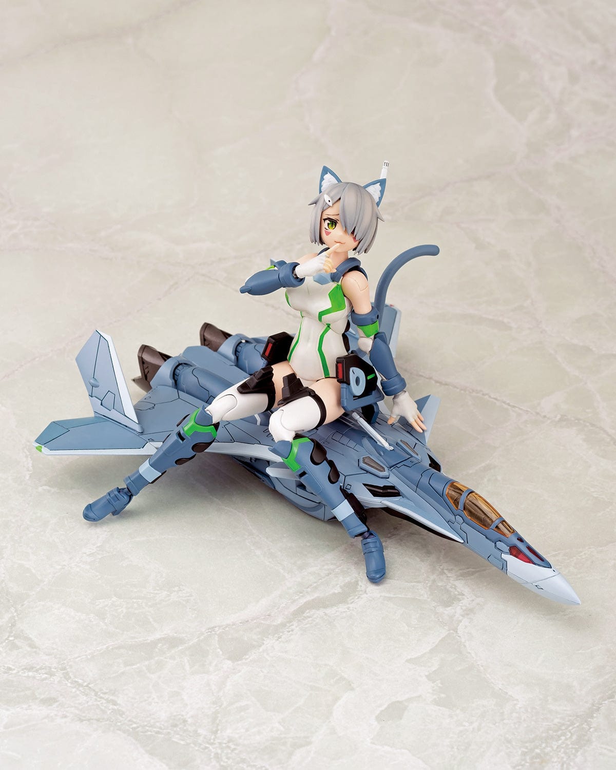 Aoshima Bunka Kyozai Co., Ltd. V.F.G. MacrossΔ VF-31A KAIROS